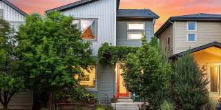 LUXURY MIDTOWN LIVING | PRIVATE BACKYARD RETREAT - Available NOW! Gallery 1