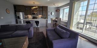 Modern 4 Bedroom 5 Bath Townhome - With Lots of Natural Light and Great Views! Gallery 14