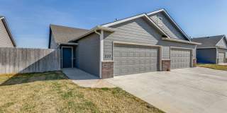 3 Bedroom Duplex in Maize! Gallery 1