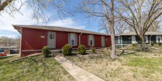 Stonegate Complex -- Fully Furnished and Utilities Included! Gallery 1