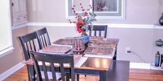 Beautiful home with Fenced Yard & Screened Porch! Gallery 3