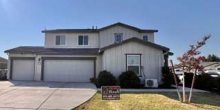 Spacious, Modern 4-Bedroom 2.5 Bath Home plus Den, Prime Location! With Solar! Gallery 1