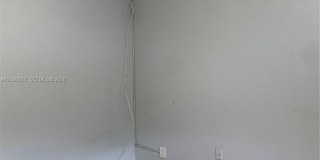 2906 SW 21st Ter Gallery 2