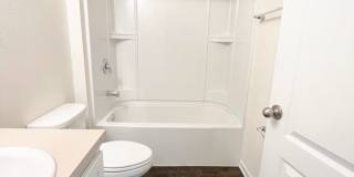 Like New 3/2 Northside home Gallery 10