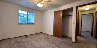 Charming 2 Bedroom Duplex with Spacious Yard in Gresham! Gallery 11
