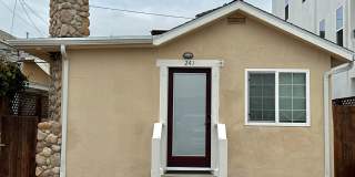 1 Bed + 1 Bath Cottage | Hollywood By the Sea | Unfurnished Gallery 1