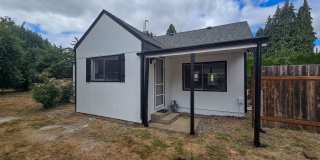 RENT SPECIAL: $750 Off First Full Month's Rent With One Year Lease! ~ Marks 950 RENT SPECIAL: $750 Off First Full Month's Rent With One Year Lease! ~ Marks 950 Gallery 19