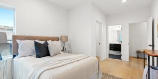 Like new 2 bedroom townhome in Georgetown Gallery 10