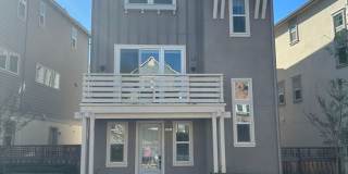 Spacious 3 Bedroom Home in Quiet Neighborhood - Solar Included! Gallery 1