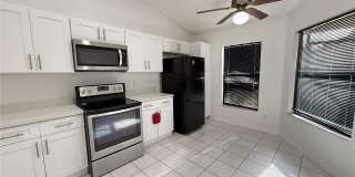 72 LAKEPOINTE Circle Gallery 7
