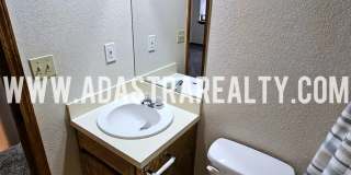 Beautiful Updated Duplex in Grandview-Available NOW!! Gallery 16