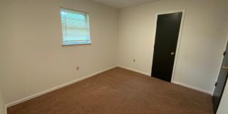 3 Bedroom/1.5 bathroom Duplex Gallery 18