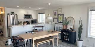 Lake Union View Condo! Gallery 8
