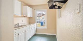 928 Poinsettia Gallery 5