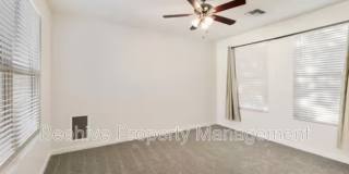2927 N Augustine 2927 N Augustine Gallery 38