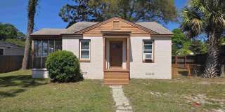 203 SE Syrcle Dr Gallery 1