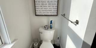 Beautifully Furnished 1/1 Apartment in Downtown Broad St.- $2,350 Gallery 24