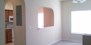 Beautiful 3 Bedroom 2.5 Bath Townhome in Lakeside Village!! Gallery 14