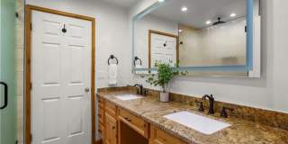 Mountain Modern Retreat- Seasonal Availability Mountain Modern Retreat- Seasonal Availability Gallery 23