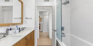 2147 N Beachwood Dr Gallery 9