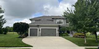 5BR/5BA | Single Family Home | 3-Car Garage Parking | Fenced backyard Gallery 1