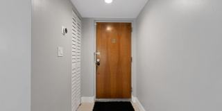 Charming 2BR Condo in Miami Gallery 14