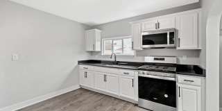 Beautiful 3 bedroom home in Coraopolis available June 1! Gallery 11