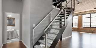 Incredible 2 Bedroom 2 Bath West Loop, Chicago Penthouse Condo for Lease (parking included) Gallery 14