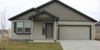 3 Bedrooms, 2 Bath Home in South Richland Gallery 1