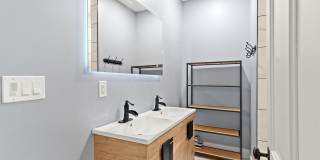 640 Neil Avenue Gallery 39