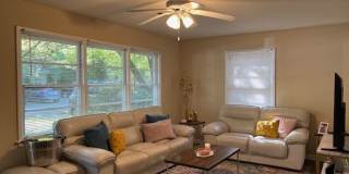 Charming Chapel Hill Cottage Near UNC with Spacious Backyard Charming Chapel Hill Cottage Near UNC with Spacious Backyard Gallery 3
