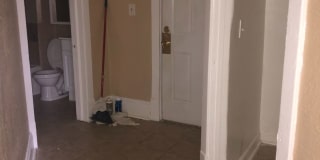 One bedroom apartment west side of Saint Paul Gallery 6