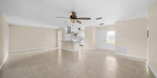 Beautiful 3 bedroom 2 bathroom single family home in Fort Myers with fenced yard! Gallery 5