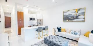 400 S Old Woodward Avenue Gallery 26