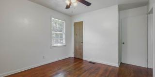 4 bed 2 bath house, Walk to Stadium!! Available July 2026 Gallery 36