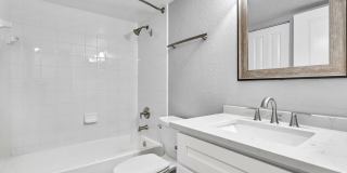 Remodeled 2/2 Waterfront Condo Gallery 20