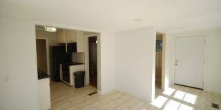 3 Bed / 1 Bath Home w/Sunroom in Midtown Neighborhood! Gallery 11