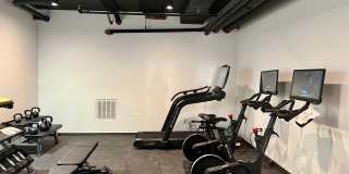 725 W Pratt Gallery 140