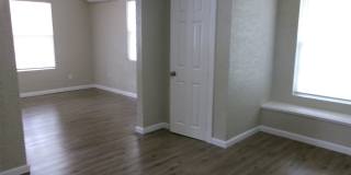 Beautiful Home Located in Old Town North Gallery 8