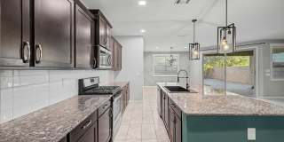1041 W GLEN CANYON Drive Gallery 1