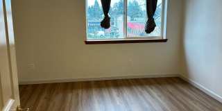Appealing 2 bed / 1.5 bath townhouse in Greenwood/N Seattle with new flooring Gallery 9