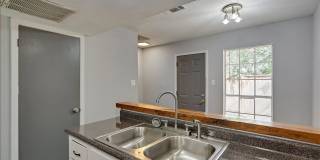 1718-1720 Hazel Street Gallery 10