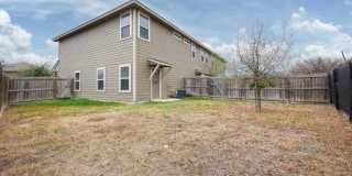 AVAILABLE NOW! Nice 3 bedroom townhouse located in Northeast San Antonio! Gallery 16