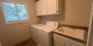 Beautifully Updated West Linn Home Near West Linn High School Gallery 28