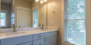 Great cottage house just off Ellington Pkwy-close to downtown! Gallery 15