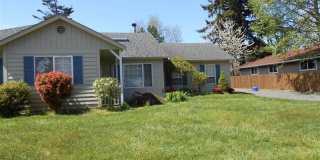 Charming No-Stairs Rambler – Move-In Ready & Minutes from Boeing Gallery 1