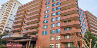 Nice One Bed + One Bath in Luxury Secure Doorman Bldg Gallery 1