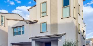 Tri-Level Three Bedroom Home with Spectacular City & Mountain Views Gallery 50