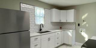 1000 West 53rd Street - Lower Unit Gallery 17