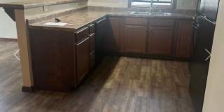 2 Bedroom, 2 Bathroom Lower Available Gallery 5